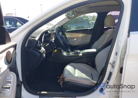 2016 Mercedes-Benz C 300 из США, поврежденный, VIN 55SWF4JB2GU126077